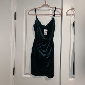 NWT Windsor Homecoming dress